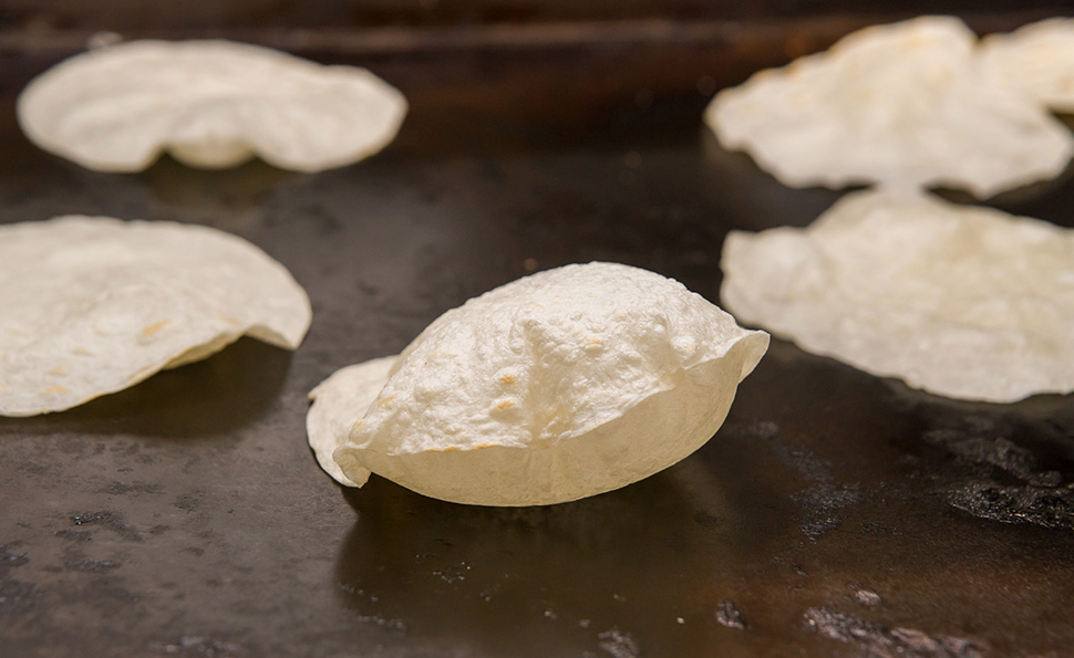 Tortillas de Harina del Comal de Mamá Gloria